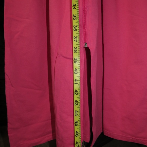 Women's Pink Hooded Robe - Picture 5 of 15